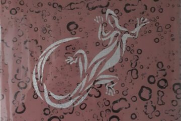 Gecko, silver on pink/mauve small resin wall art painting on canvas art for sale. UK art for sale by a UK artist.